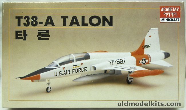Academy 1/48 T-38A Talon - (ex-Fujimi), 1617 plastic model kit
